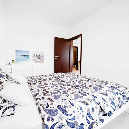 Az Tower Apartamento *